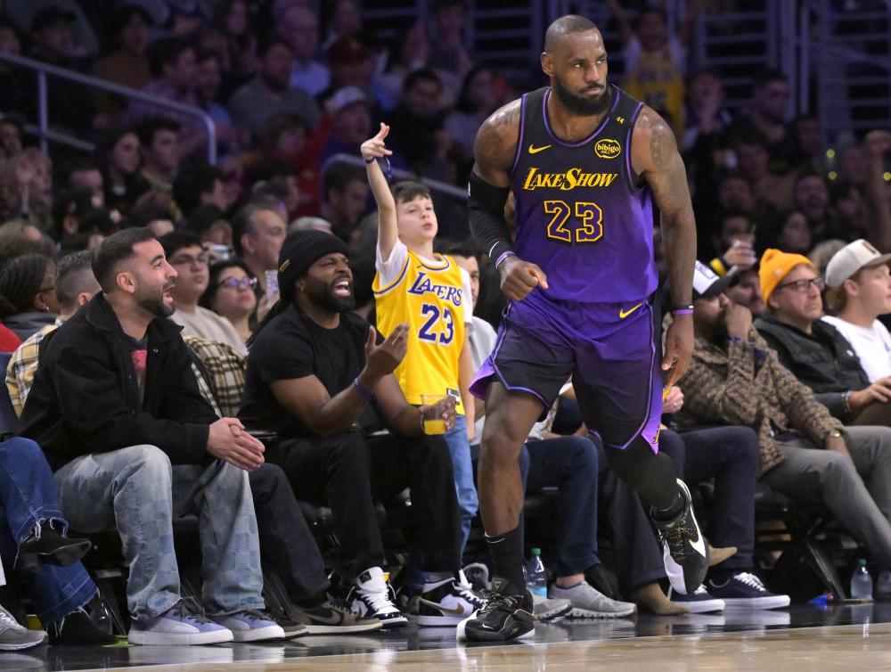 热火惊艳全场，爵士助攻爆棚，詹姆斯逆转取胜！