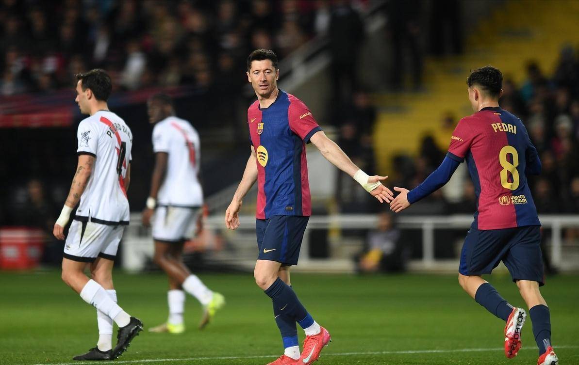 莱万多夫斯基连续五场比赛得分超过逆转，公牛挑战极限！的简单介绍